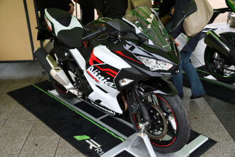 2019/11月 SIGMA17-70+D500 28mm F4.5 ss1/500 ISO1400